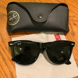 RayBan wayfarer black glossy sunglasses